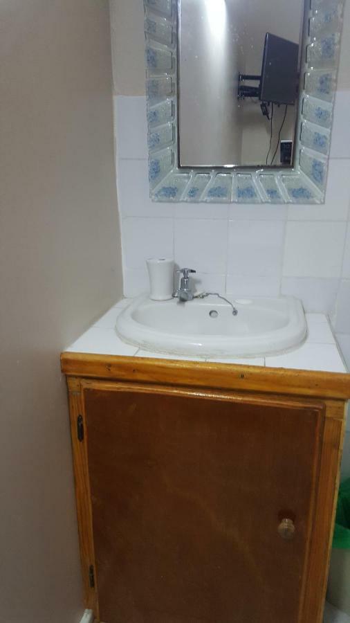 Rainbow Inn Grenville Екстериор снимка