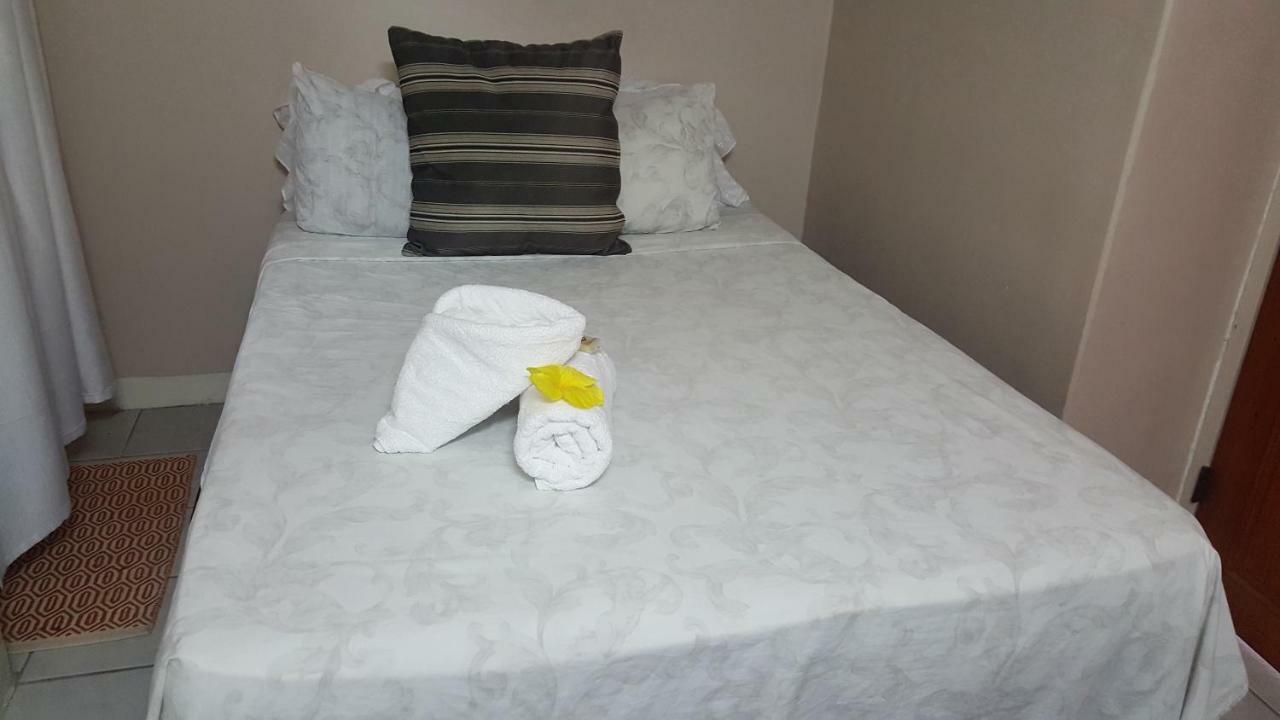 Rainbow Inn Grenville Екстериор снимка