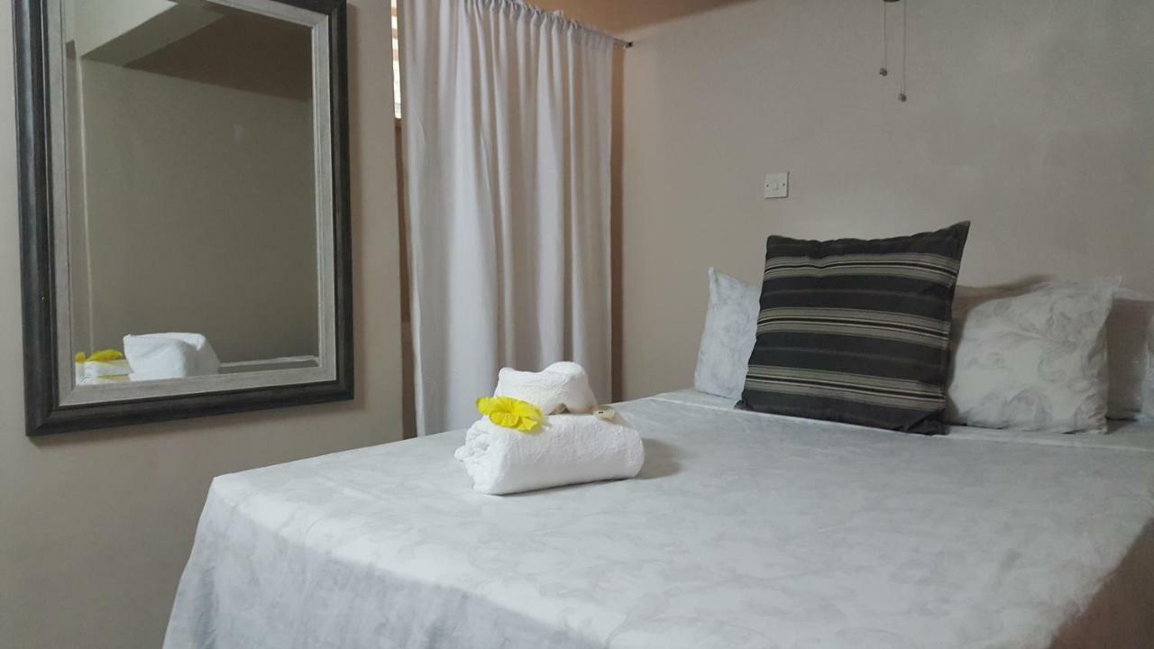 Rainbow Inn Grenville Екстериор снимка