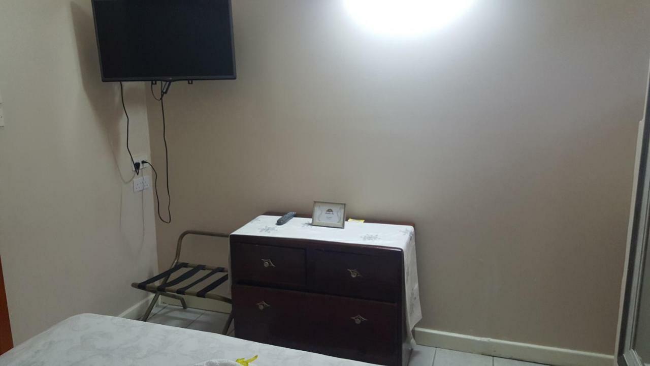Rainbow Inn Grenville Екстериор снимка