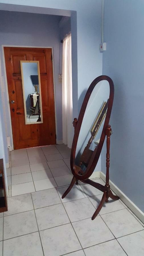 Rainbow Inn Grenville Екстериор снимка