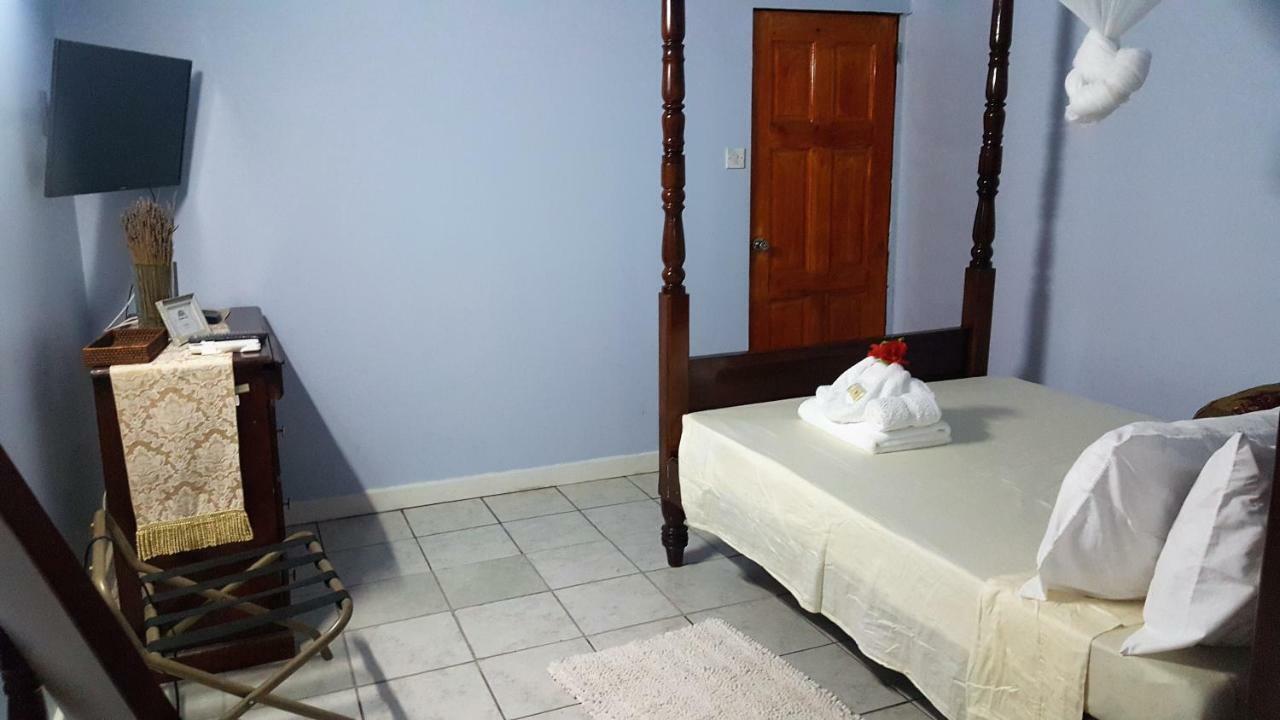 Rainbow Inn Grenville Екстериор снимка