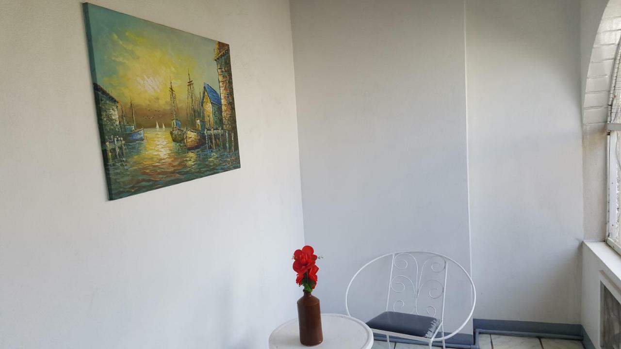 Rainbow Inn Grenville Екстериор снимка